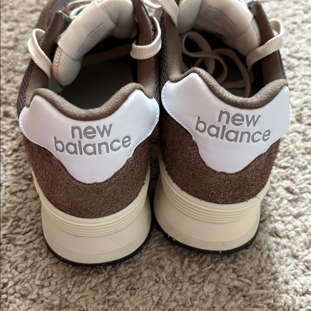 New Balance 547 Athletic Shoe - Picture 3 of 8